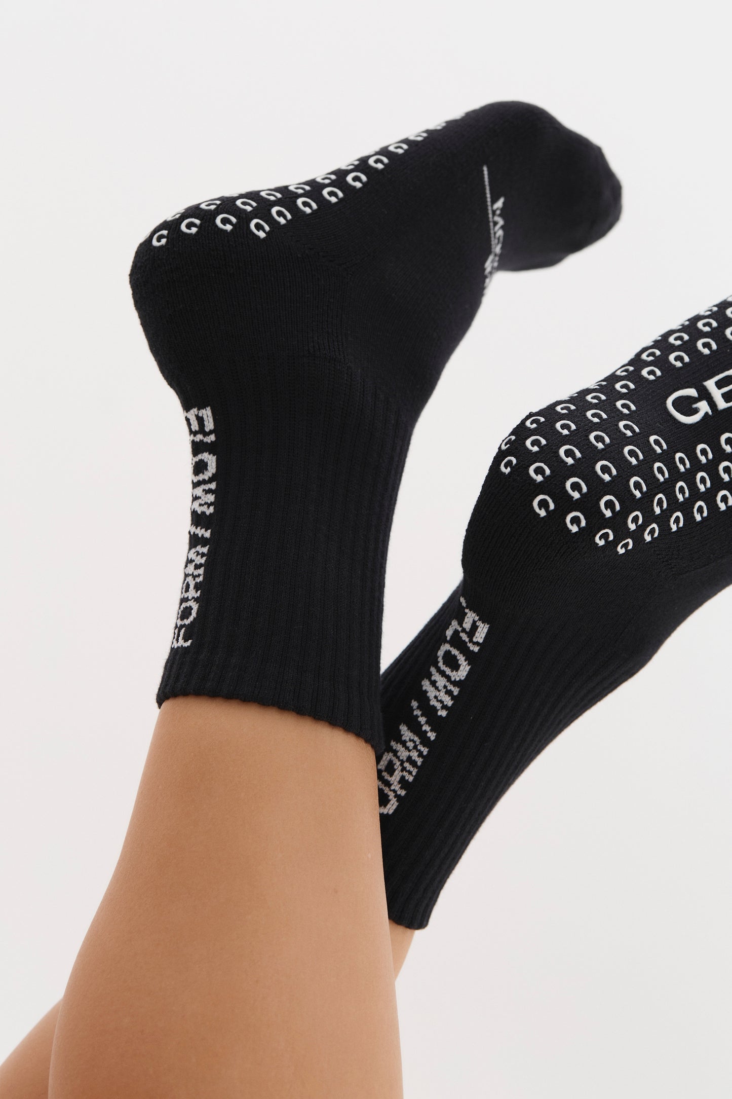 
                  
                    FORM CREW - BLACK
                  
                