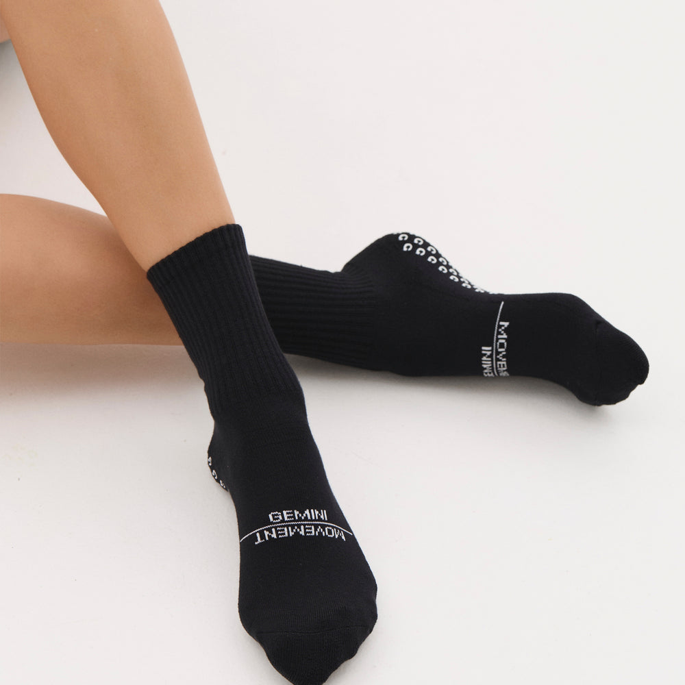
                  
                    FORM CREW - BLACK
                  
                