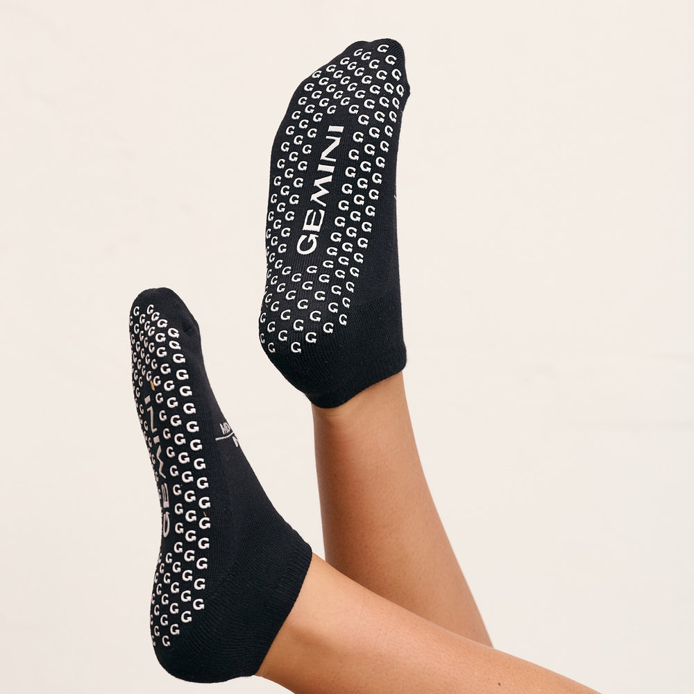
                  
                    FORM ANKLE - BLACK
                  
                
