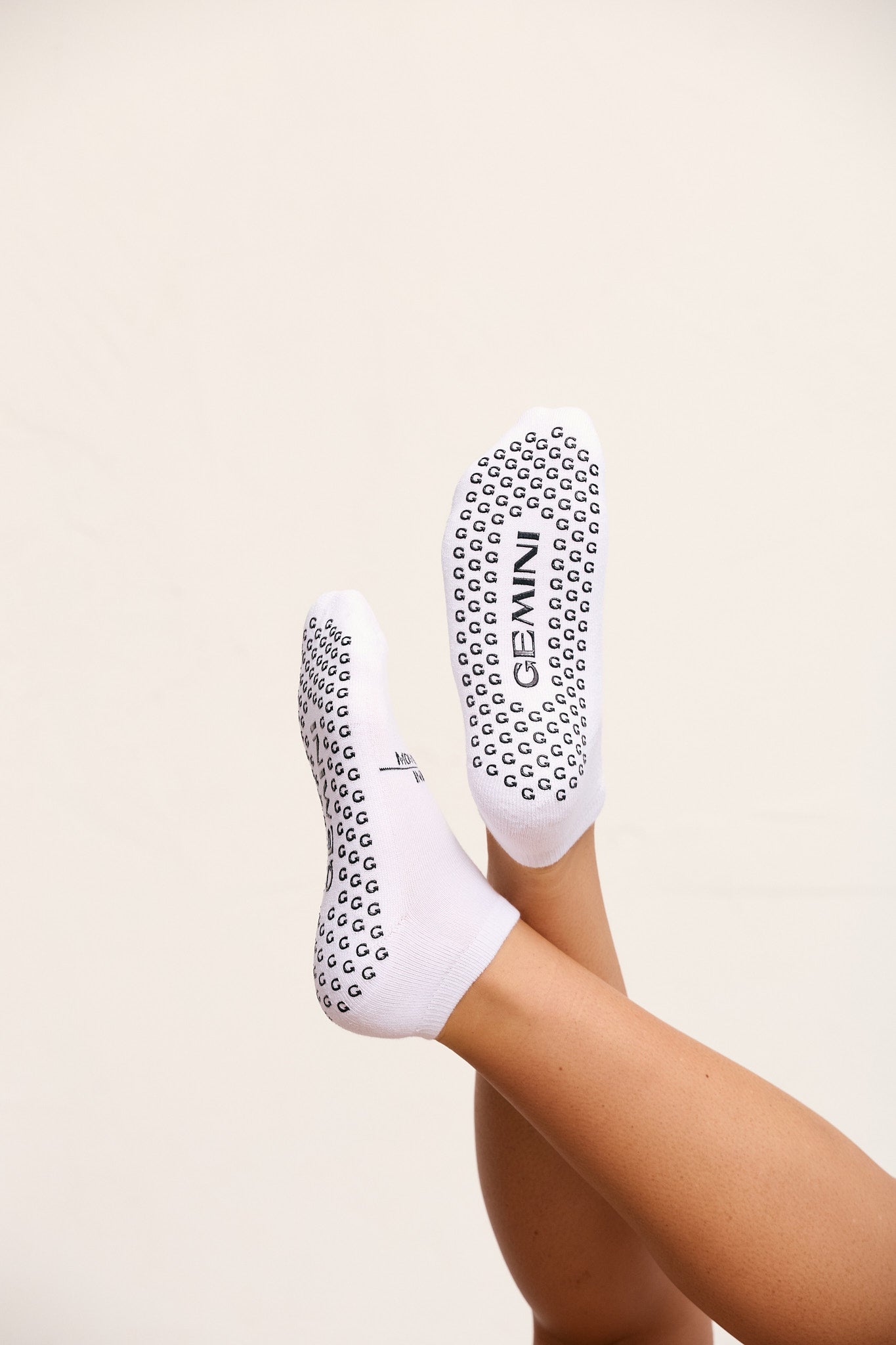 
                  
                    FORM ANKLE - WHITE
                  
                