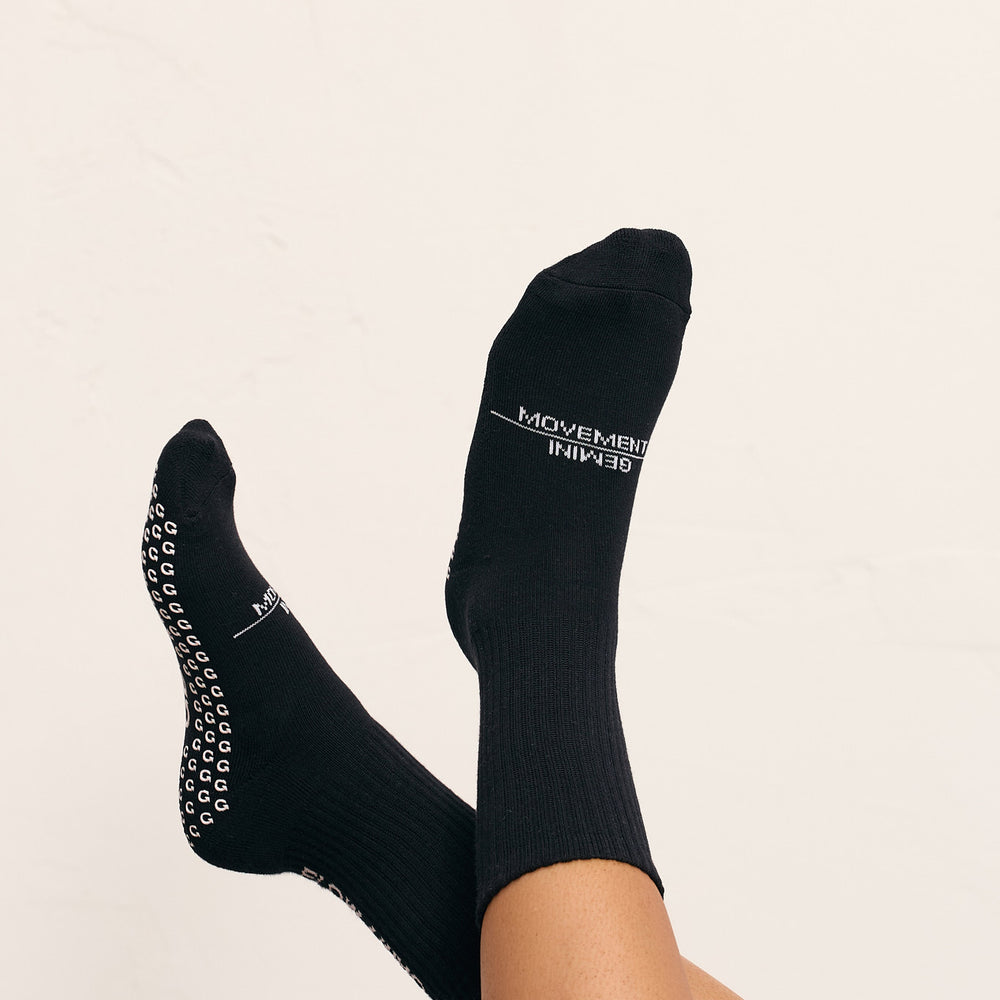 
                  
                    FORM CREW - BLACK
                  
                